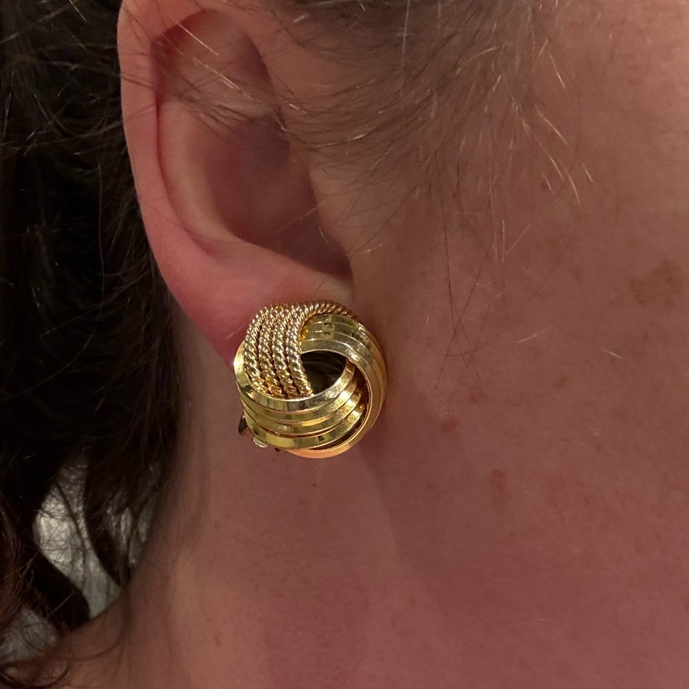 Vintage 1980s-1990s Gold-Tone Knot Clip-On Earrings - Picture 5 of 6
